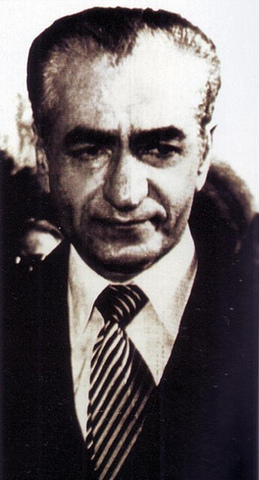 Shah leaves Iran
