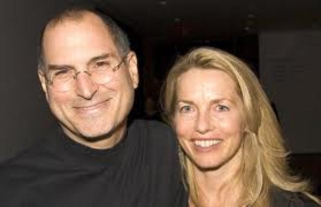 JOBS SE CASA CON LAURENE POWELL