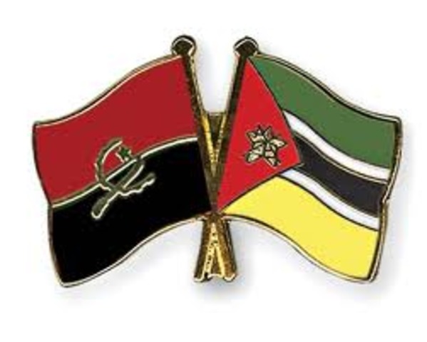 Mozambique and Angola become independent (1975-1976)