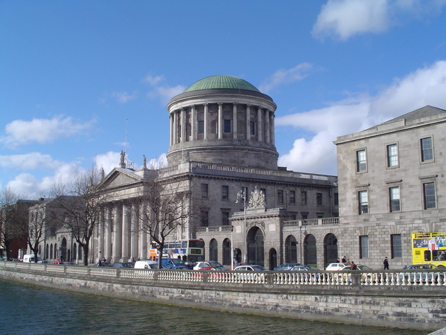 Irish Republicans occupy the Four Courts