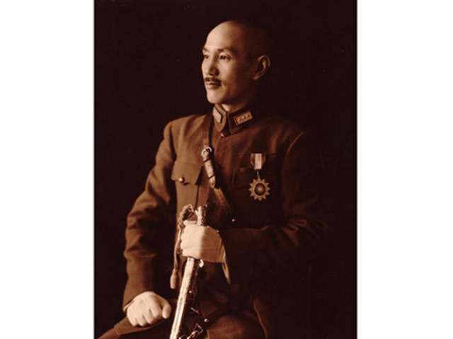 Nationalists escape to Taiwan