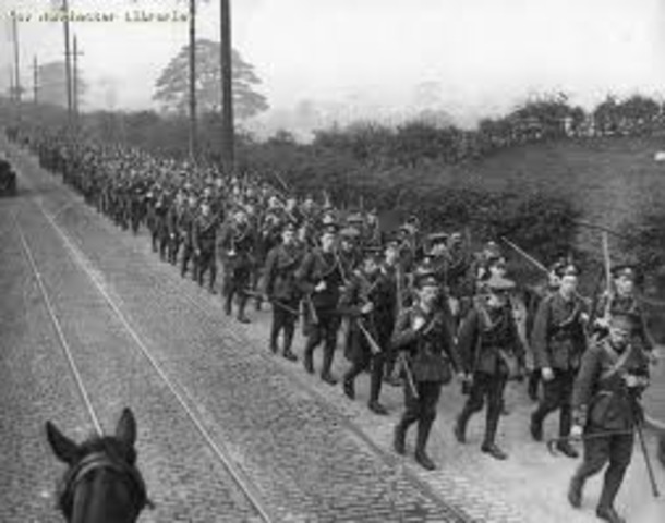 the First World War begins