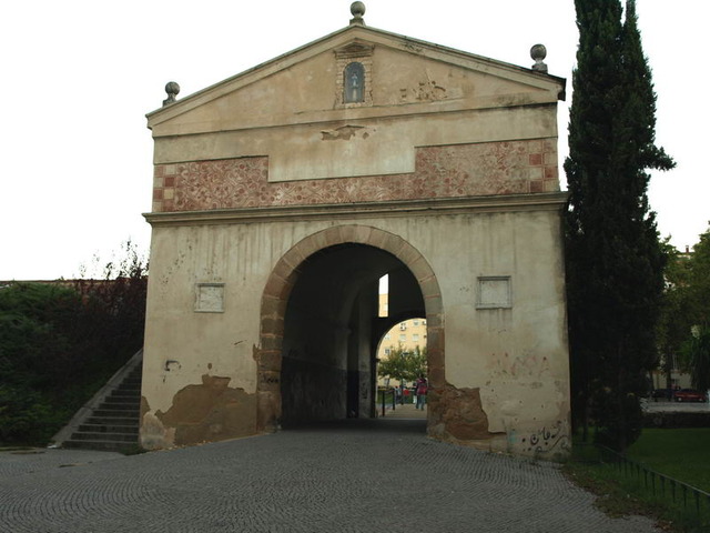 Puerta Pilar