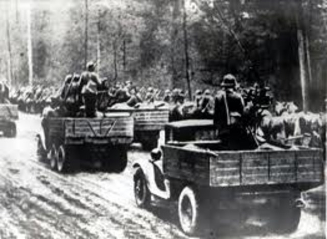 Soviet invades invades poland