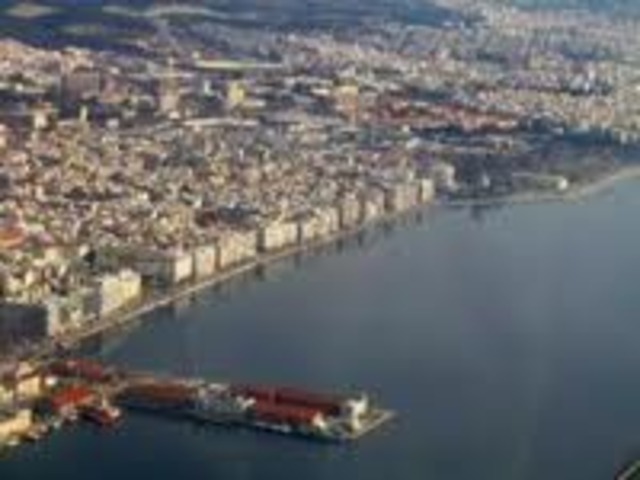 Arrives in Thessaloniki to learn Turkish for law studies