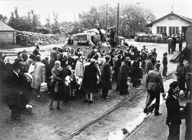 (Continuned) Hungarian Jews sent to Auschwitz
