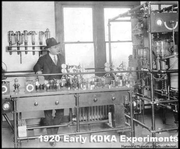 The world's first commercial radio staion started broadcasting in Pittsburgh