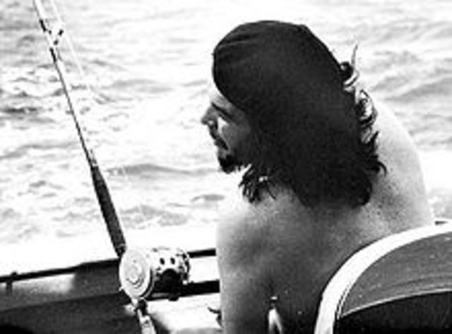 Che Goes Fishing