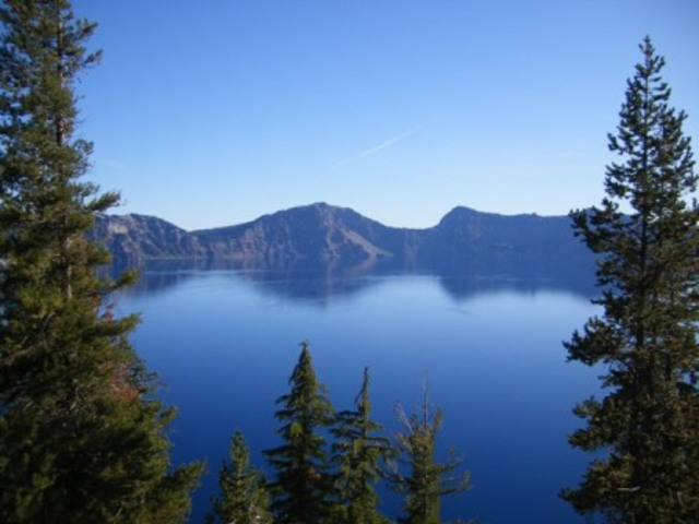 Establishes Crater Lake National Park