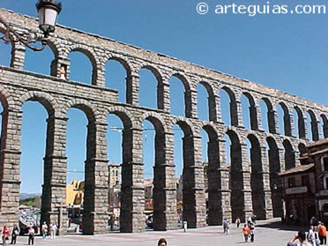 CONSTRUCCIONES Y ACUEDUCTOS