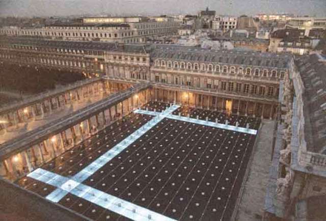 Daniel Buren - Les deux plateaux