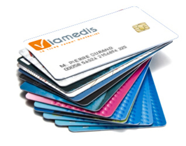 Roland Moreno invente la carte à puce