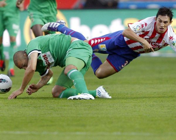 El Racing deja tocado a Preciado