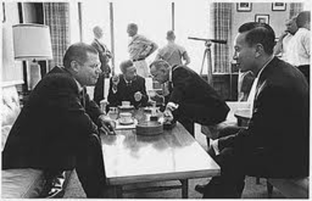 Johnson meets Vietnam leader