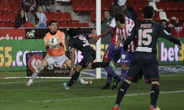 Clemente se estrena con empate