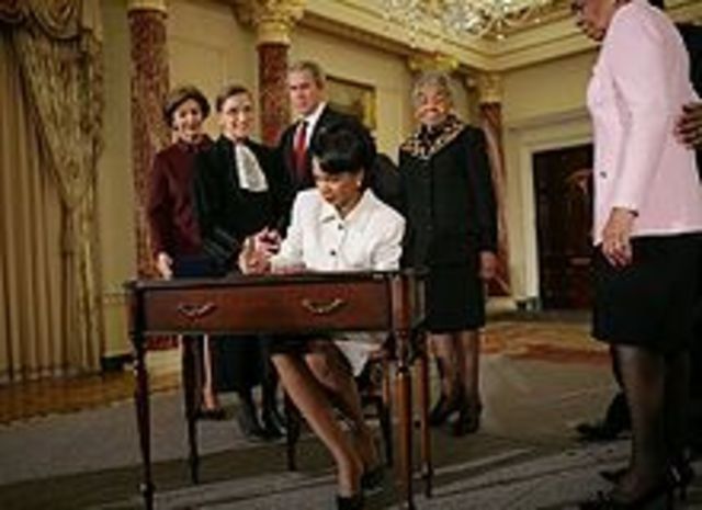 Condoleezza Rice becomes Secretary of State