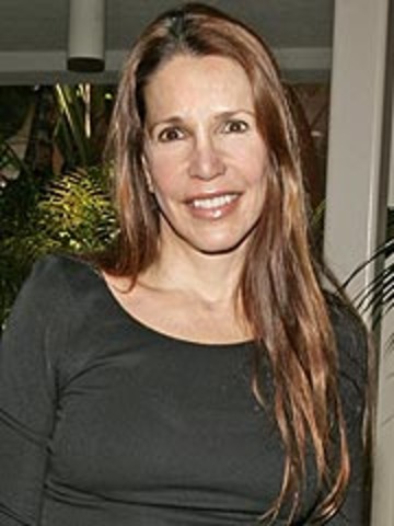 Nancy gives birth to Patricia Reagan