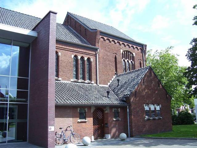 Nieuwe gemeentehuis wordt in Hoogerheide gebouwd.