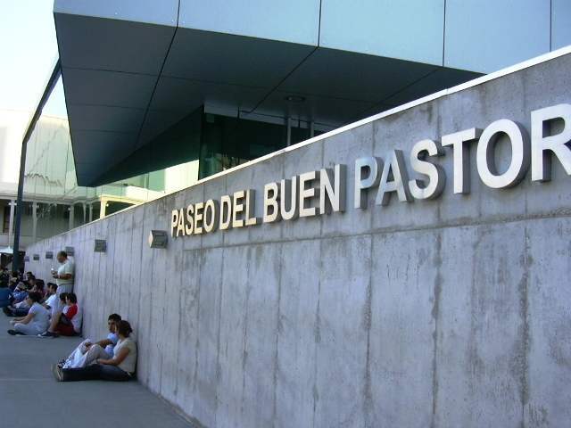 el buen pastor entra al pais