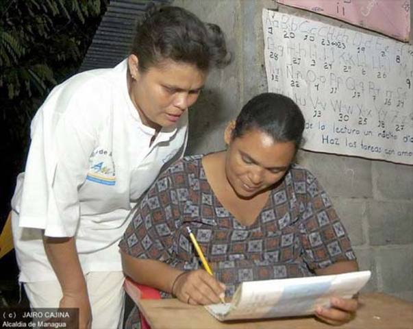 censos para calcular el analfabetismo 1985