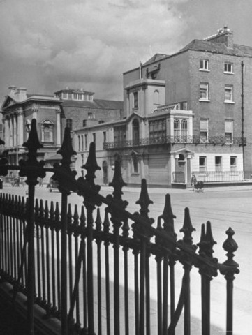 Wilde family move to 1 Merrion Square, Dublin 2