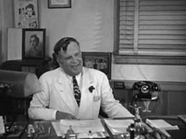 Leon Schlesinger born