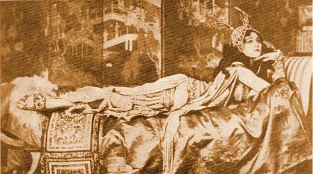 Scheherazade premieres in Paris.