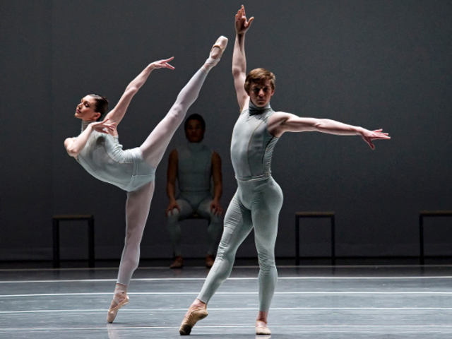 William Forsythe becomes director of Frankfurt Ballet.