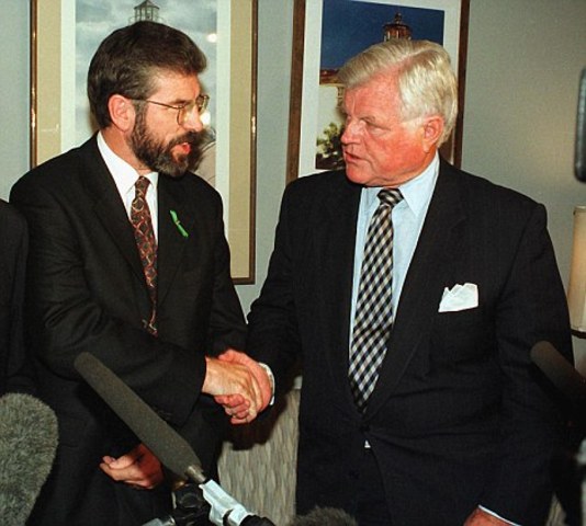 Gerry Adams granted U.S. visa