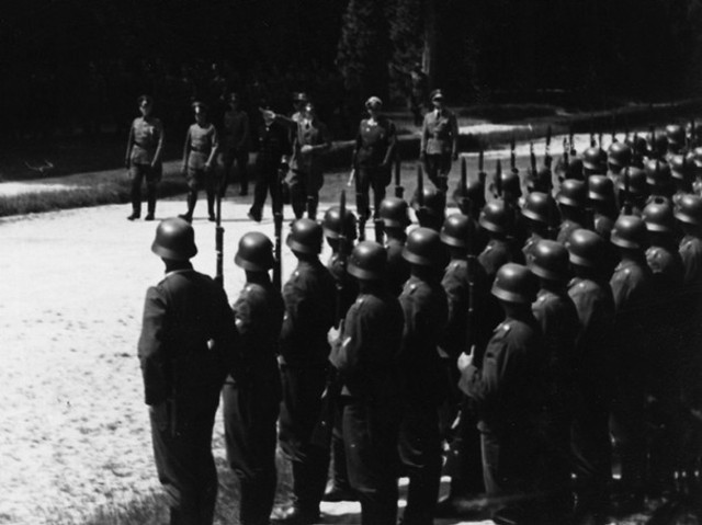 France surrenders to Hitler