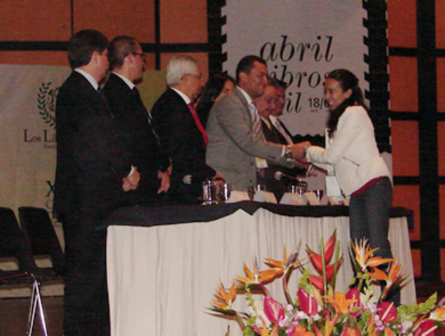 GANADORES DEL PREMIO DE PSICOLOGIA 2012