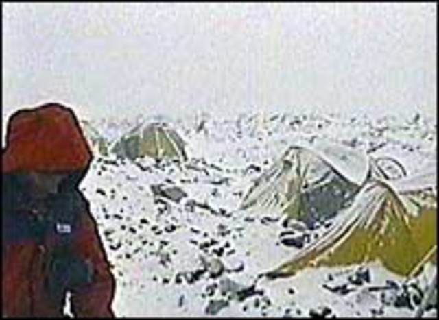 Tean accimatizesat camp 2