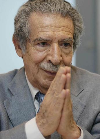 El cambio de guardia: Efraín Ríos Montt y Oscar Mejía Víctores, 1982 –1986