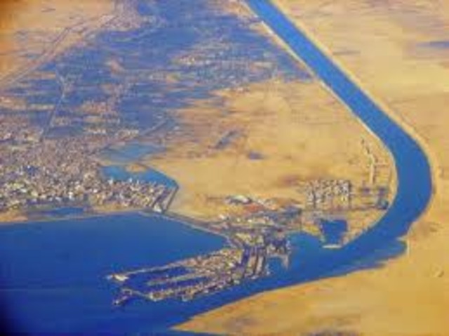 suez canal opens