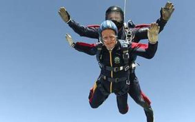 Pensionsåldern sänks till 65 år