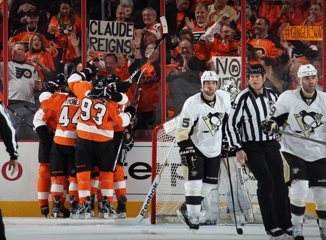 Giroux records 6 points in Flyers win