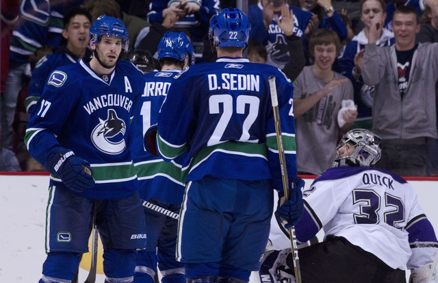 Sedin returns for Vancouver