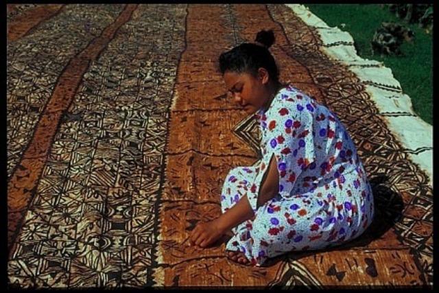 Highlighting the design by hand