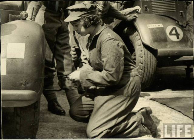 Elizabeth Volunteers During WWII