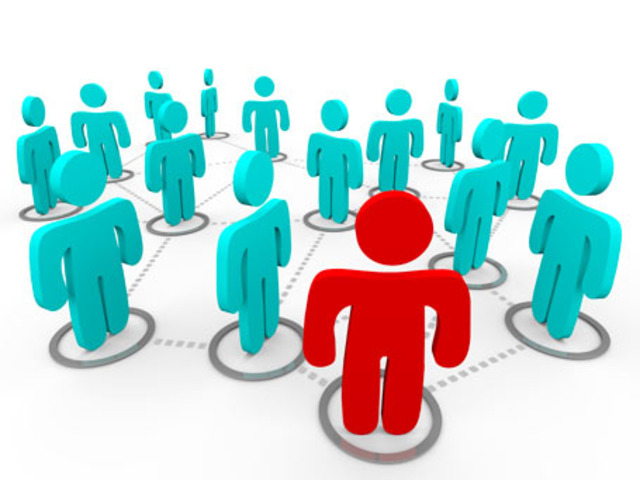 en1952grether y cox opinan que elmarketing es la actividad que emplea y distribuye los pocos recursos existentes de acuerdo a la demanda del momento.