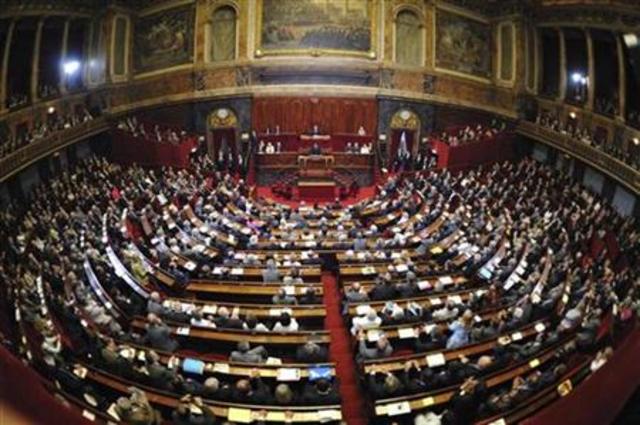 Instalación del Parlamento Nacional con el fin de consagrar en Ley de la República la persecución y el terror contra las masas populares. Se presenta el proyecto sobre pena de muerte