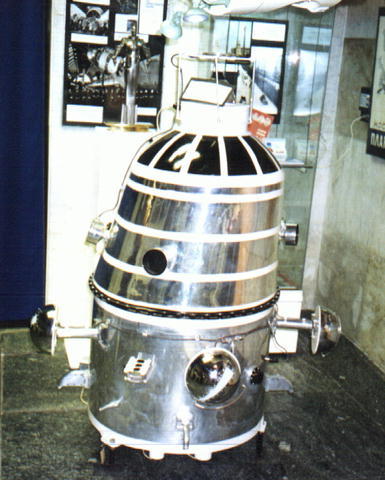 Luna 10 Orbits the Moon!