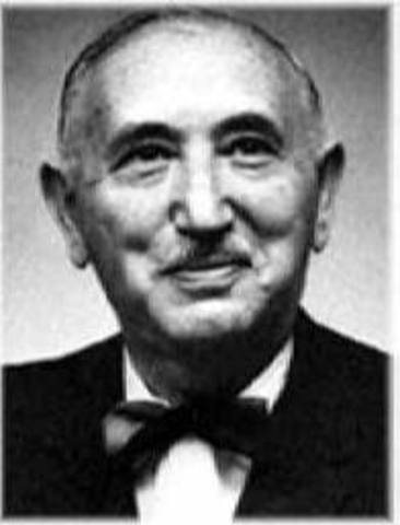 David Wechsler crea la escala de inteligencia Wechsler-Bellevue.