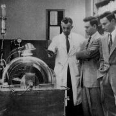 First successful living organ transplant (kidney)