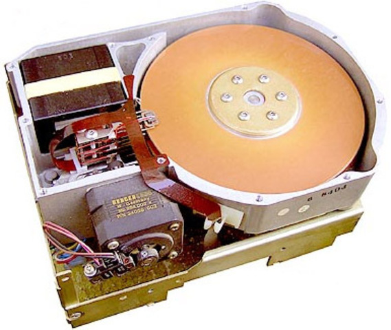 5,25-дюймовый винчестер Shugart: ST-412