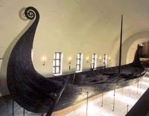 Des voiliers vikings arrivent à Terre-Neuve.