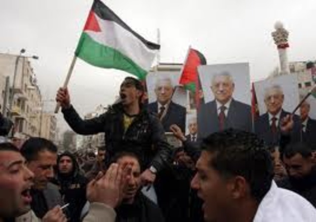 Israel achieves statehood