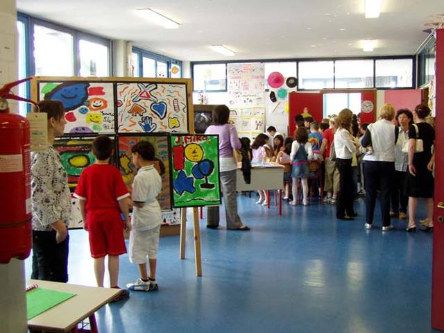IL   GIORNO   DELLA   FESTA  DELLA  SCUOLA