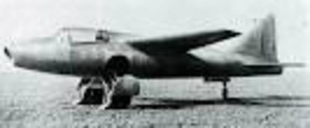 First jet airplane takes flight