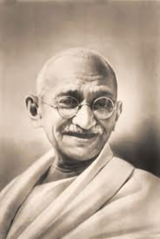 Mohandas Gandhi leads nonviolent reform